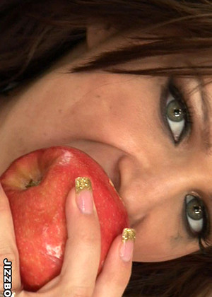 Apple butts cum covered